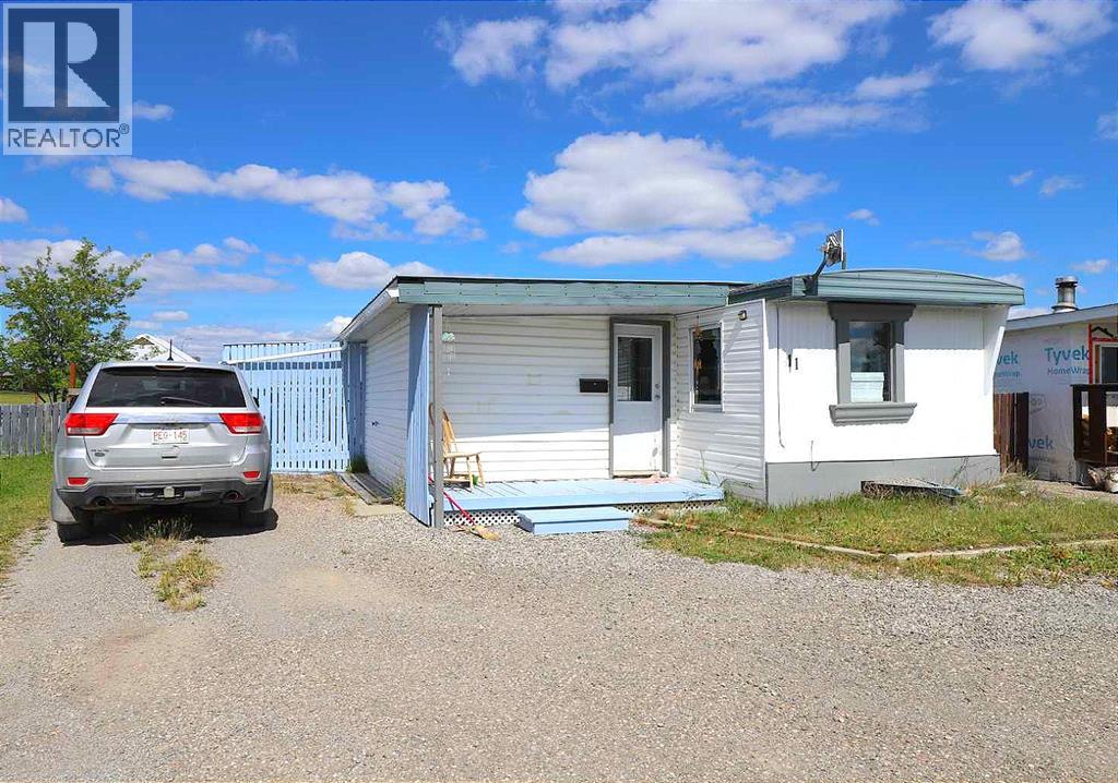 895 Elizabeth Street Unit 11, Pincher Creek, AB T0K 1W0