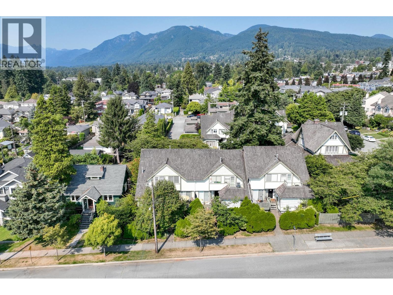 308 W 15th St, North Vancouver, BC V7M 1S5