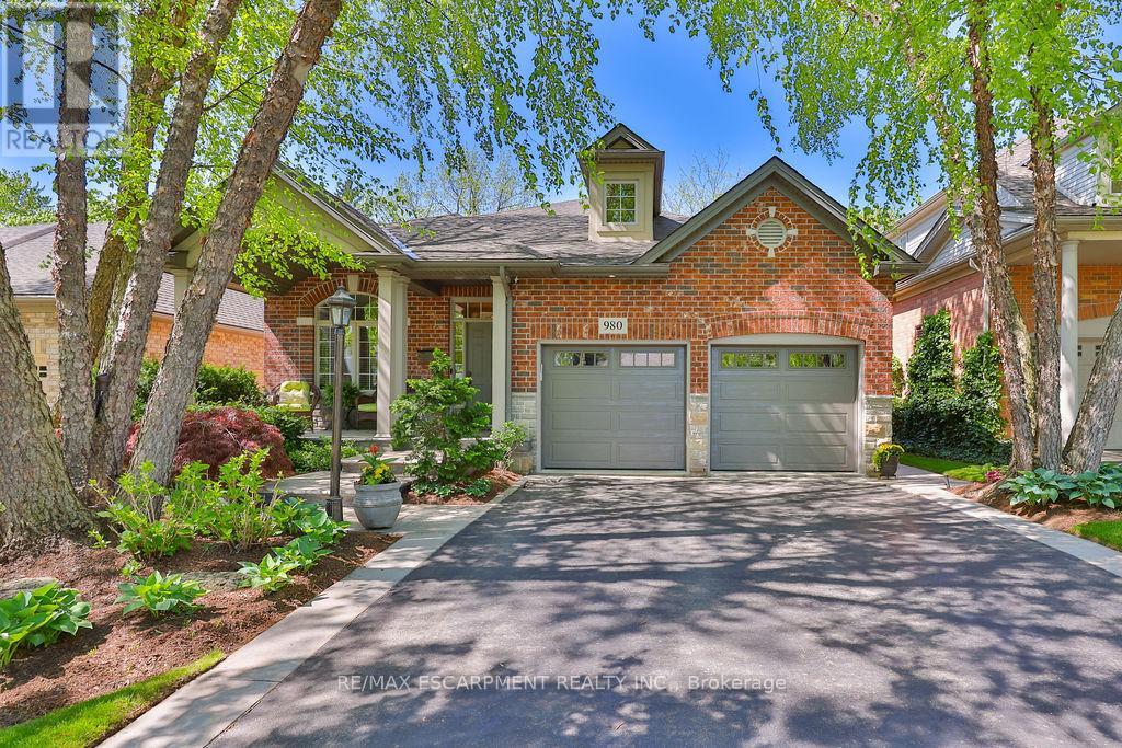 980 Gorton Ave, Burlington, ON L7T 1S5