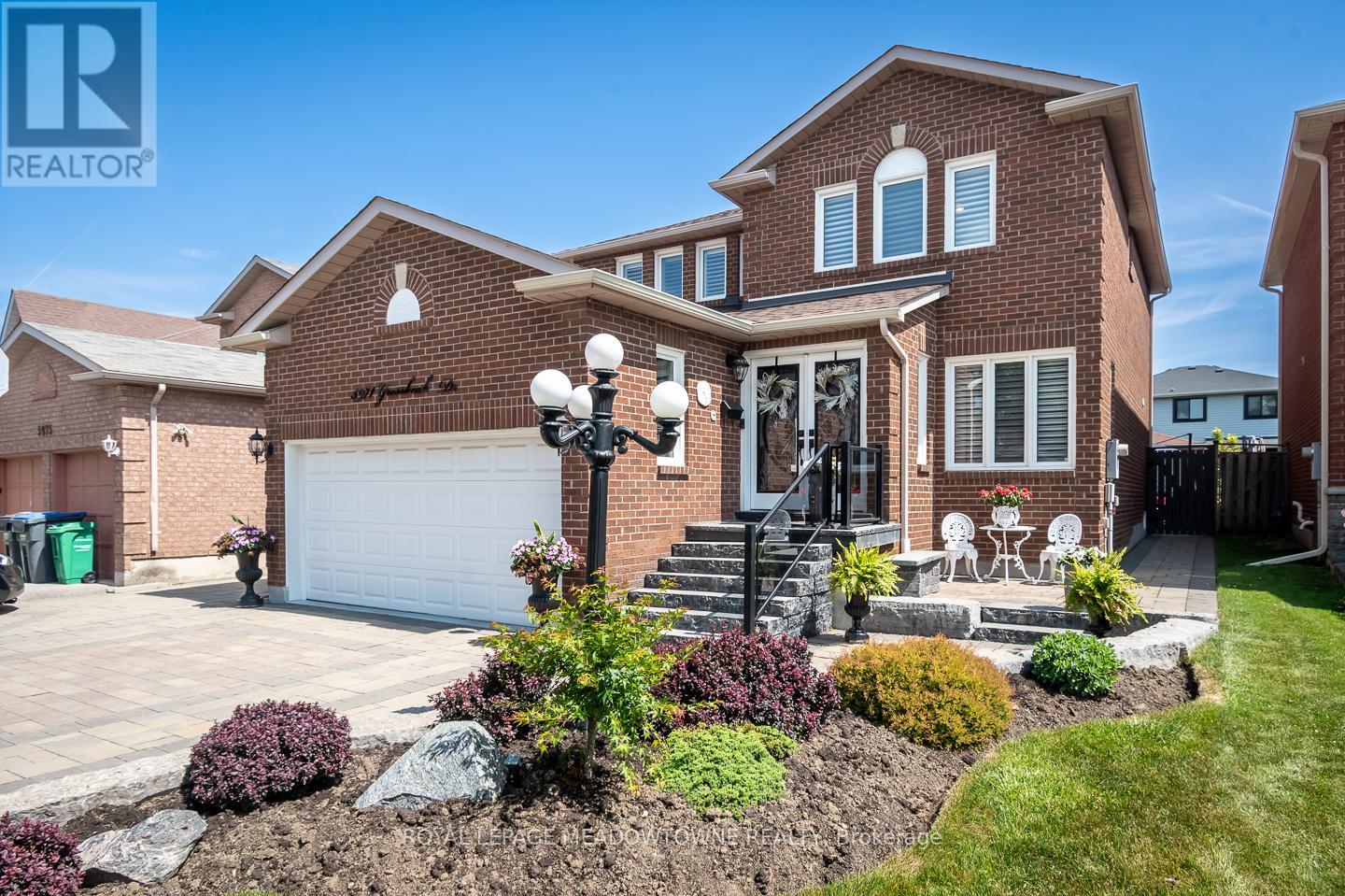 5971 Grossbeak Dr, Mississauga, ON L5N 6B3