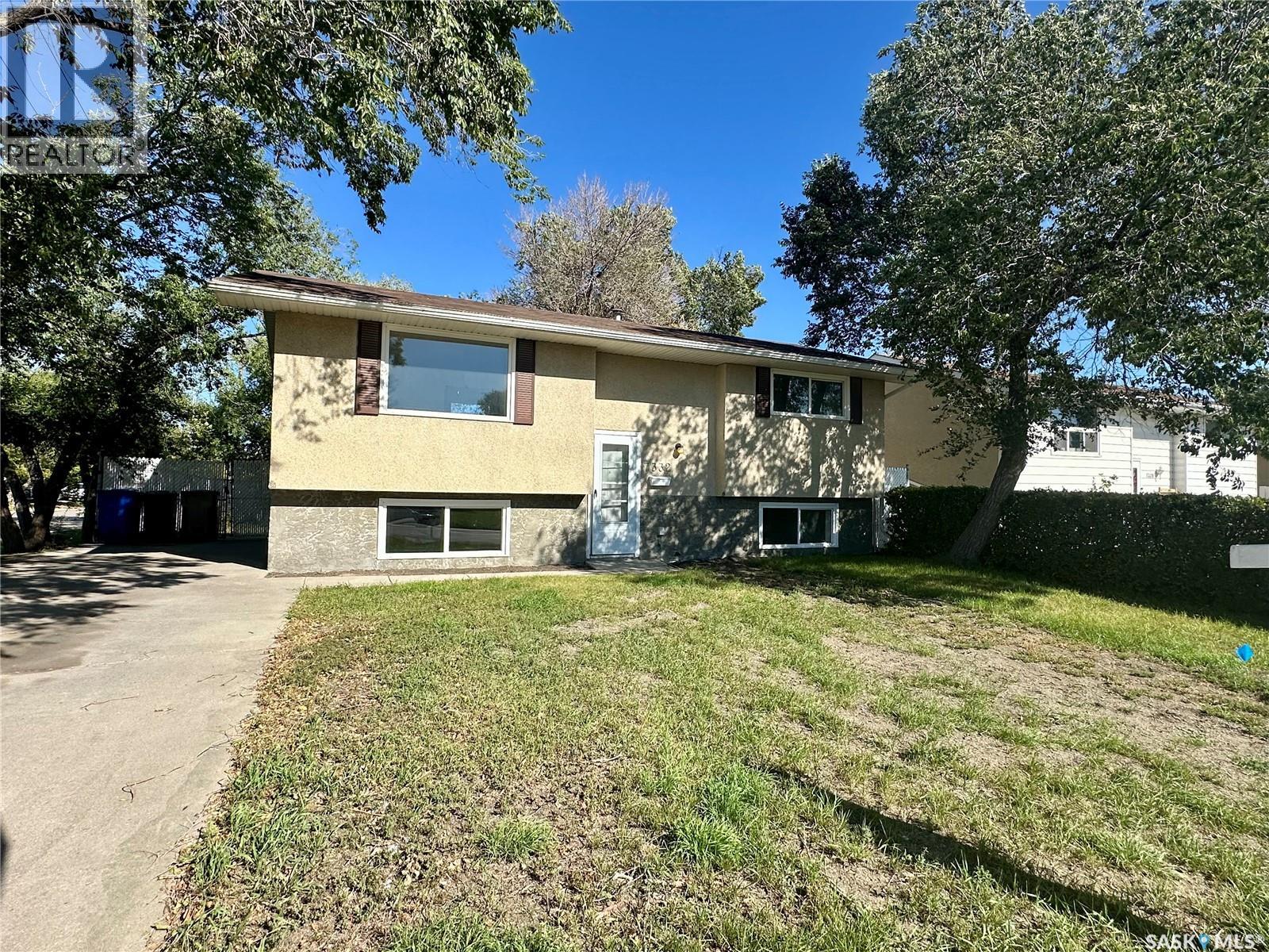 7332 Bowman Ave, Regina, SK S4T 6K8