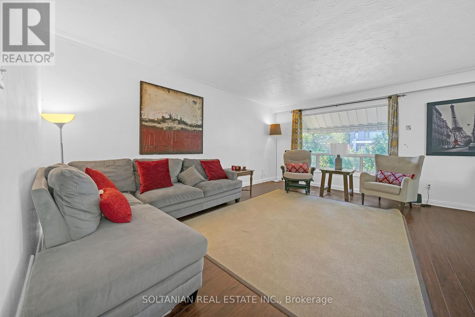 183 Maxome Ave, Toronto, ON M2M 3L1