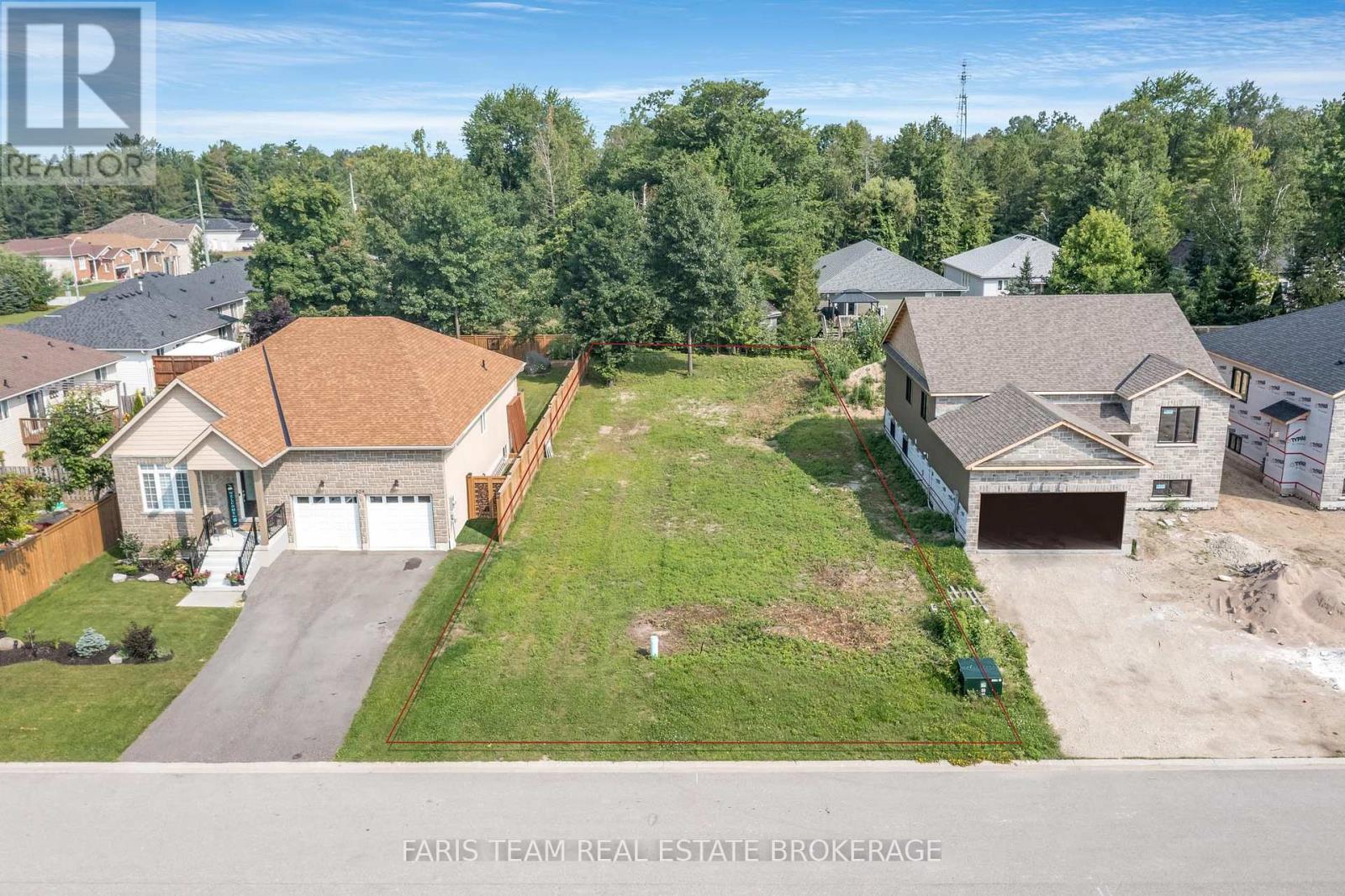 51 Robinson Road, Wasaga Beach, ON L9Z 2Z4