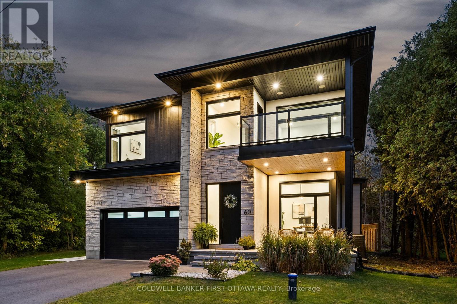 60 Holborn Ave, Ottawa, ON K2C 3H1