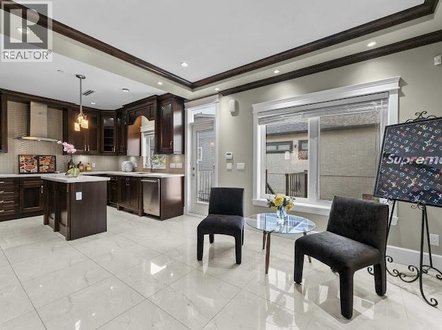 455 E 60th Ave, Vancouver, BC V5X 2A1