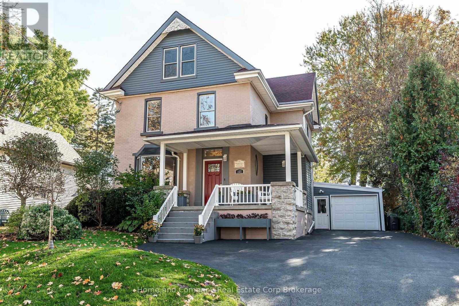 137 Water St, Stratford, ON N5A 3C3