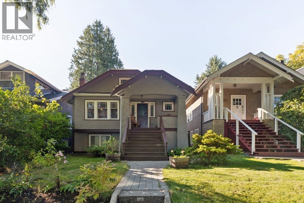 4188 W 13th Ave, Vancouver, BC V6R 2T6