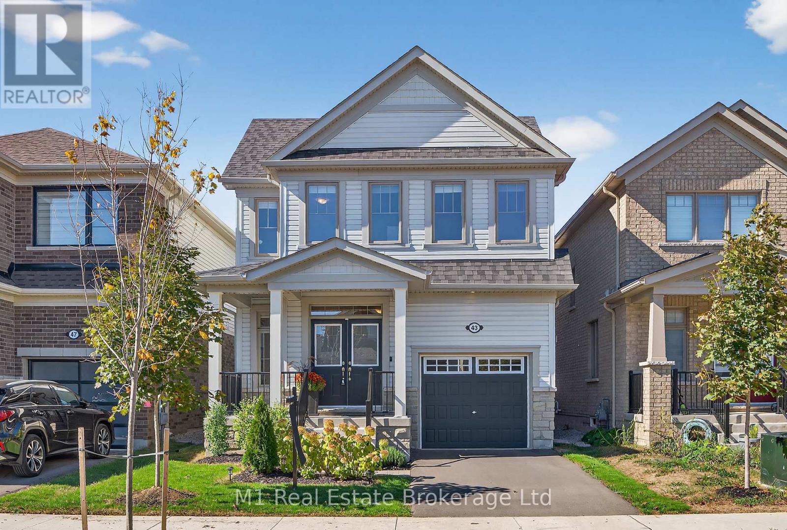 43 Harpin Way W, Centre Wellington Fergus, ON N1M 0H7