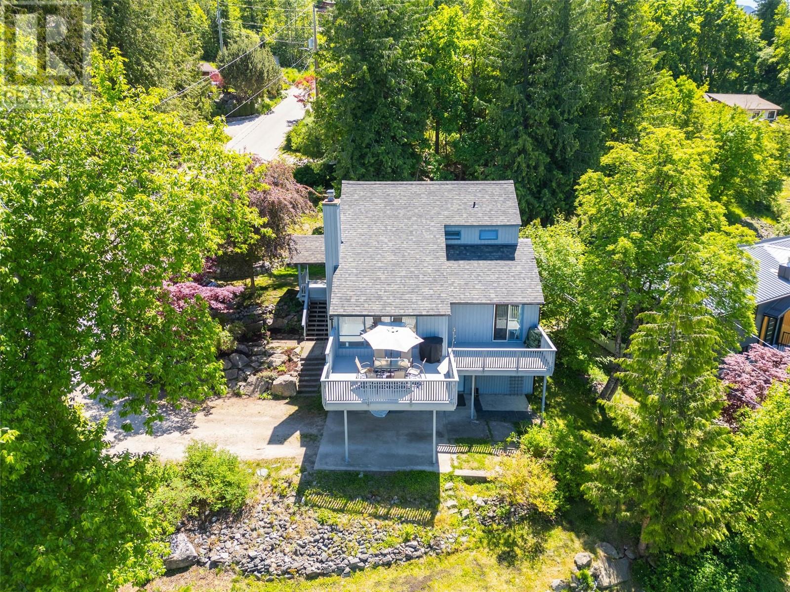 194 Trevor St, Nelson, BC V1L 2W1