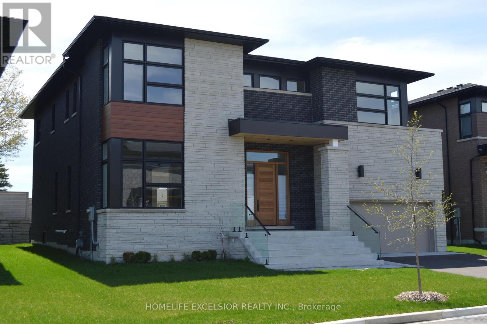 24 Limerick St, Richmond Hill, ON L4E 3W9