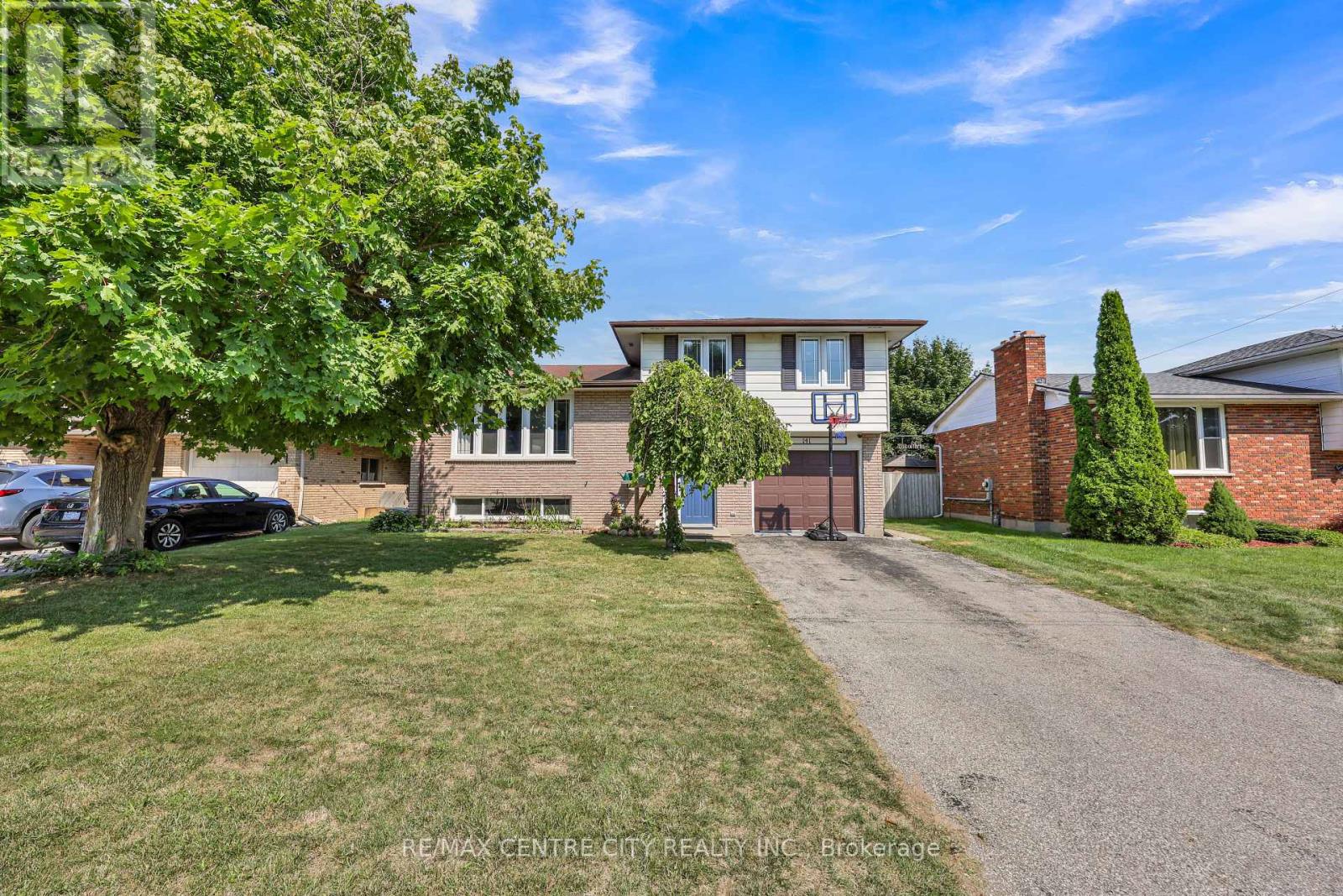 141 St Andrew St E, Aylmer, ON N5H 2N2