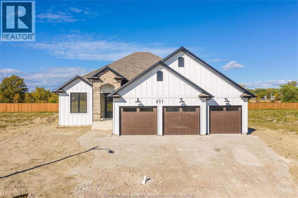 651 Summit, Lakeshore, ON N0R 1A7