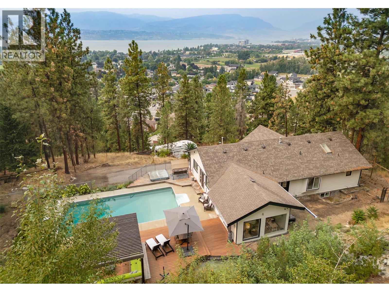 965 Bartholomew Ct, Kelowna, BC V1W 4N2