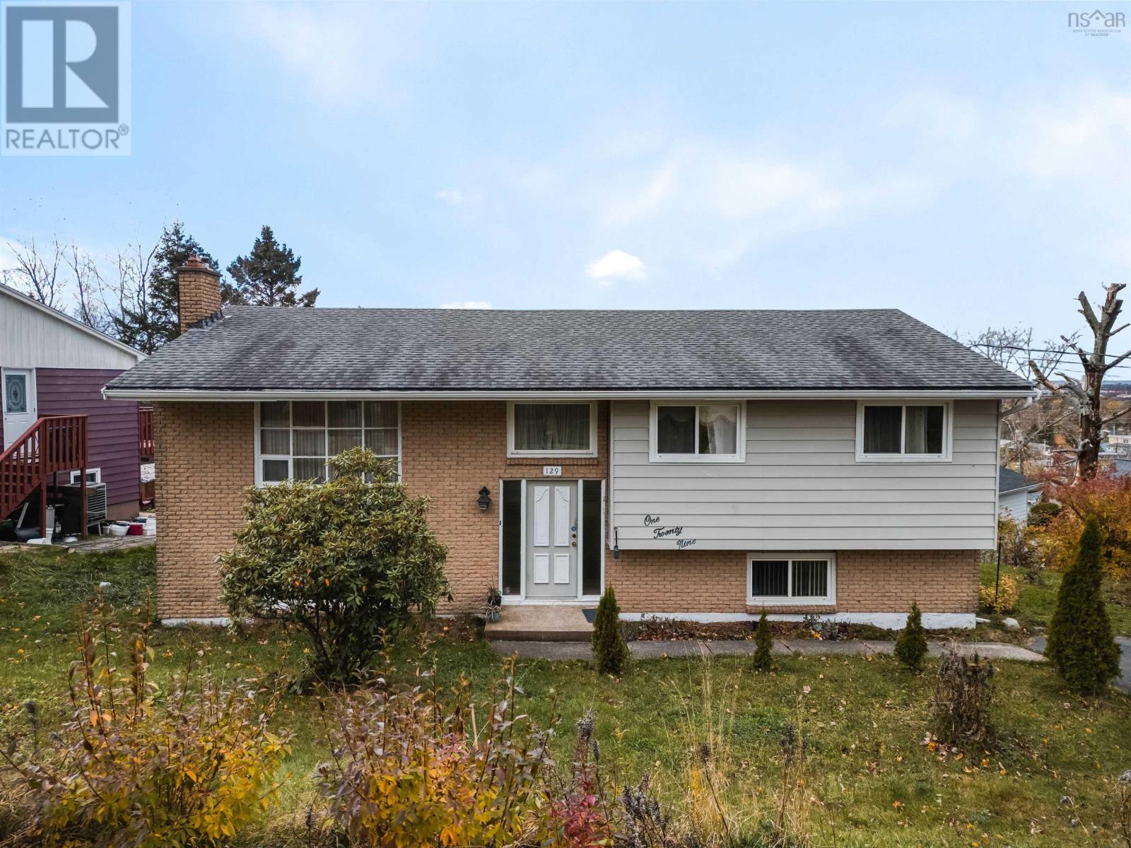 129 Regal Rd, Dartmouth, NS B2W 4H7