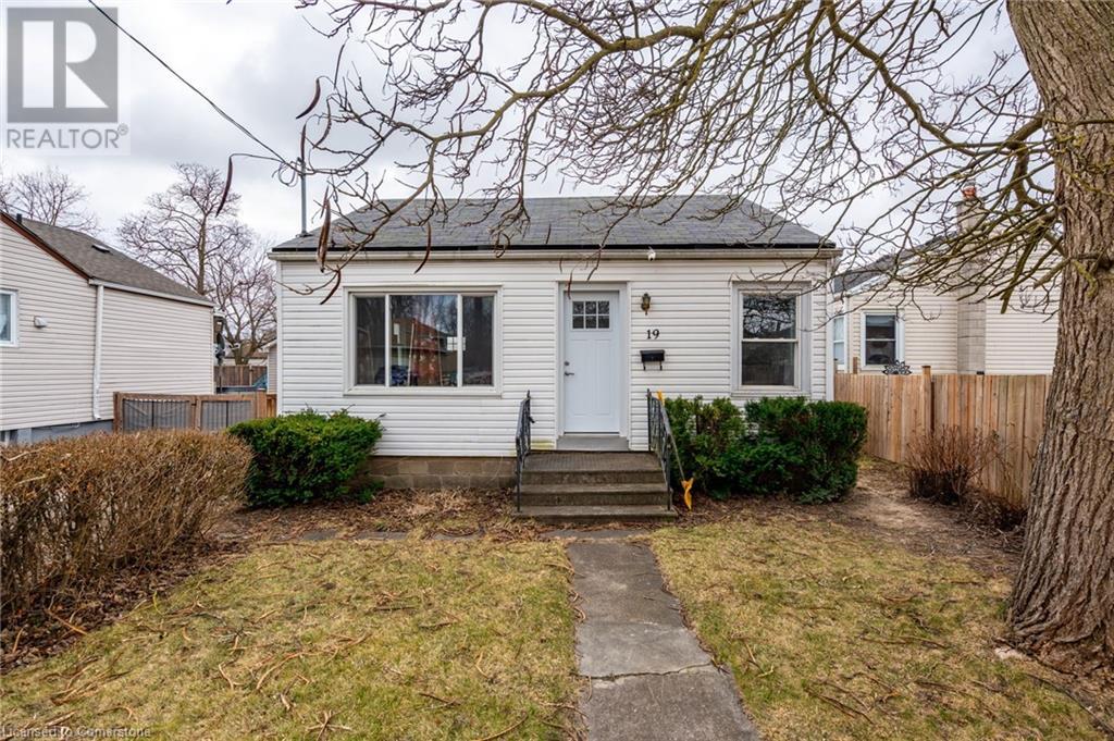 19 Weston Rd, St. Catharines, ON L2S 2A1