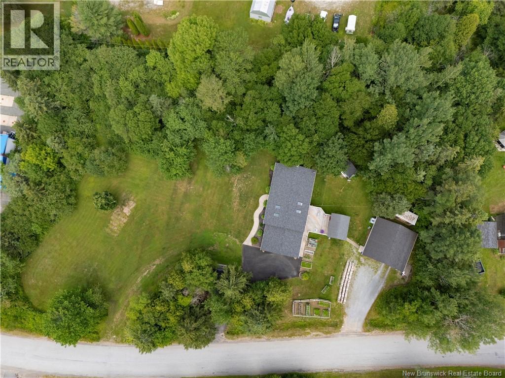 5 Vaughan Dr, Nauwigewauk, NB E5N 6T9