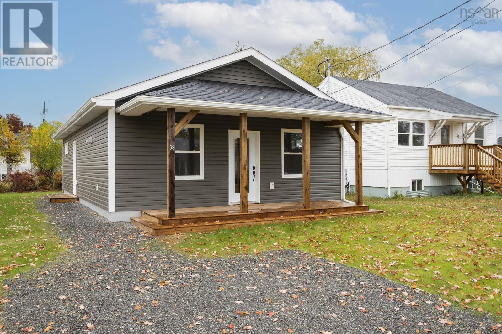 58 Oak St, Pictou, NS B0K 1H0