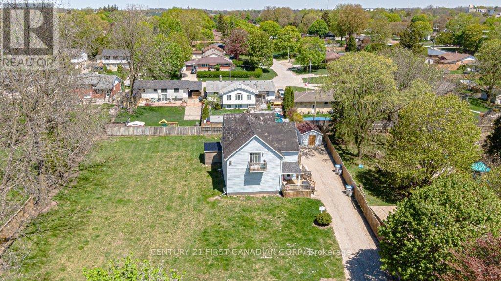 431 Albert St, Strathroy-Caradoc, ON N7G 1W8