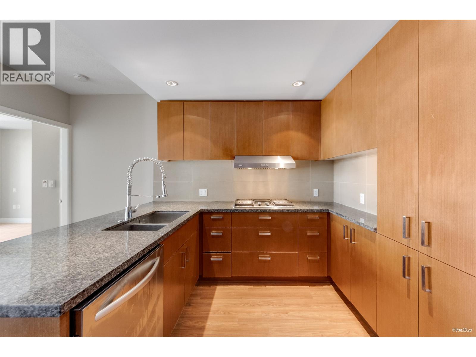 3008 Glen Drive Unit 1709, Coquitlam, BC V3B 0J5