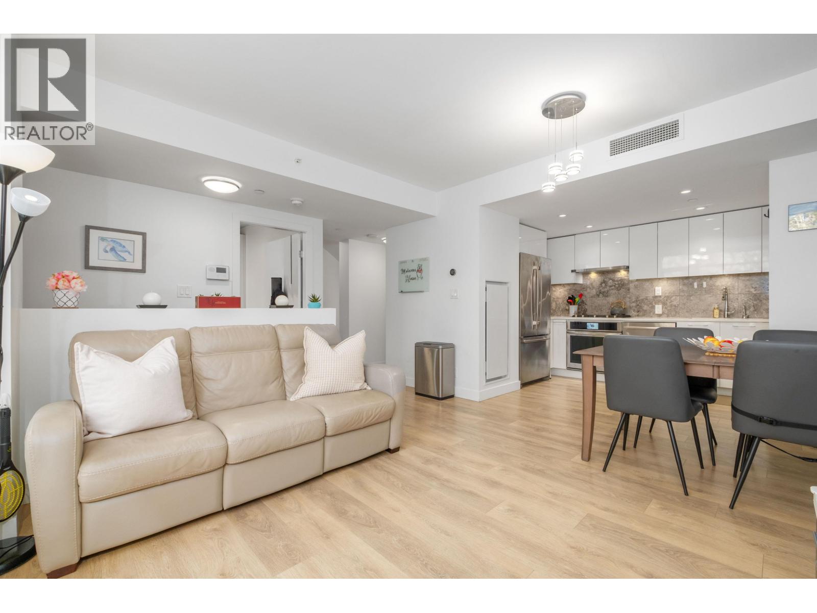 3518 Marine Way, Vancouver, BC V5S 0C9