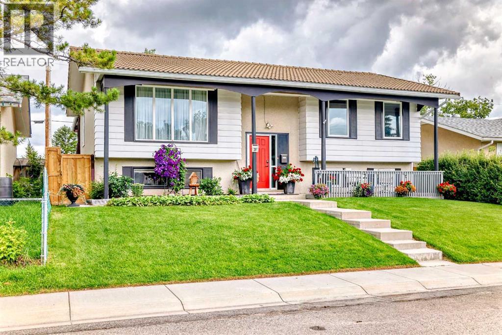 35 Pensville Rd SE, Calgary, AB T2A 4K3