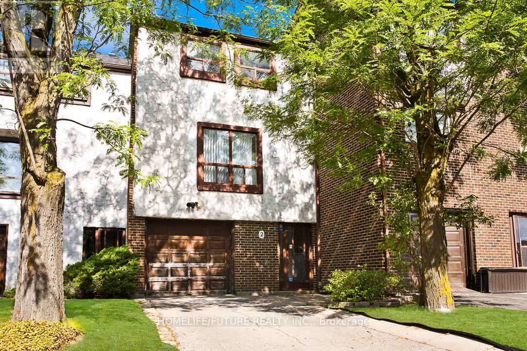 2 4020 Brandon Gate Dr, Mississauga, ON L4T 3W8