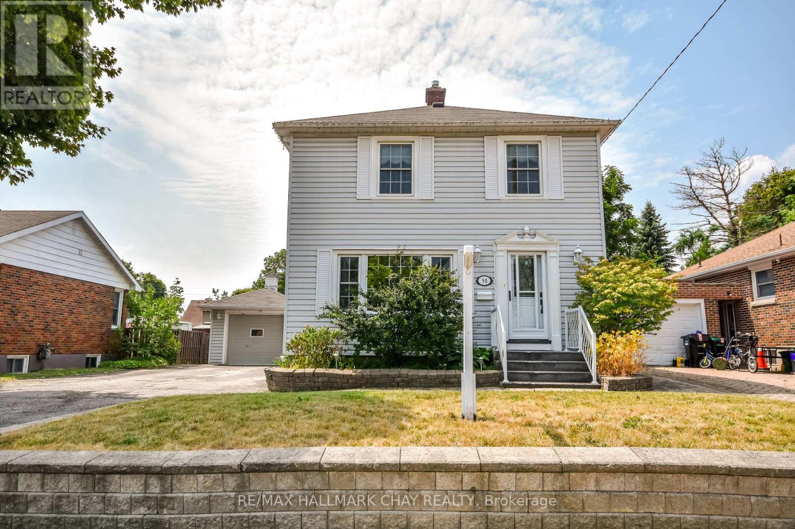 50 Newton St, Barrie, ON L4M 3N5