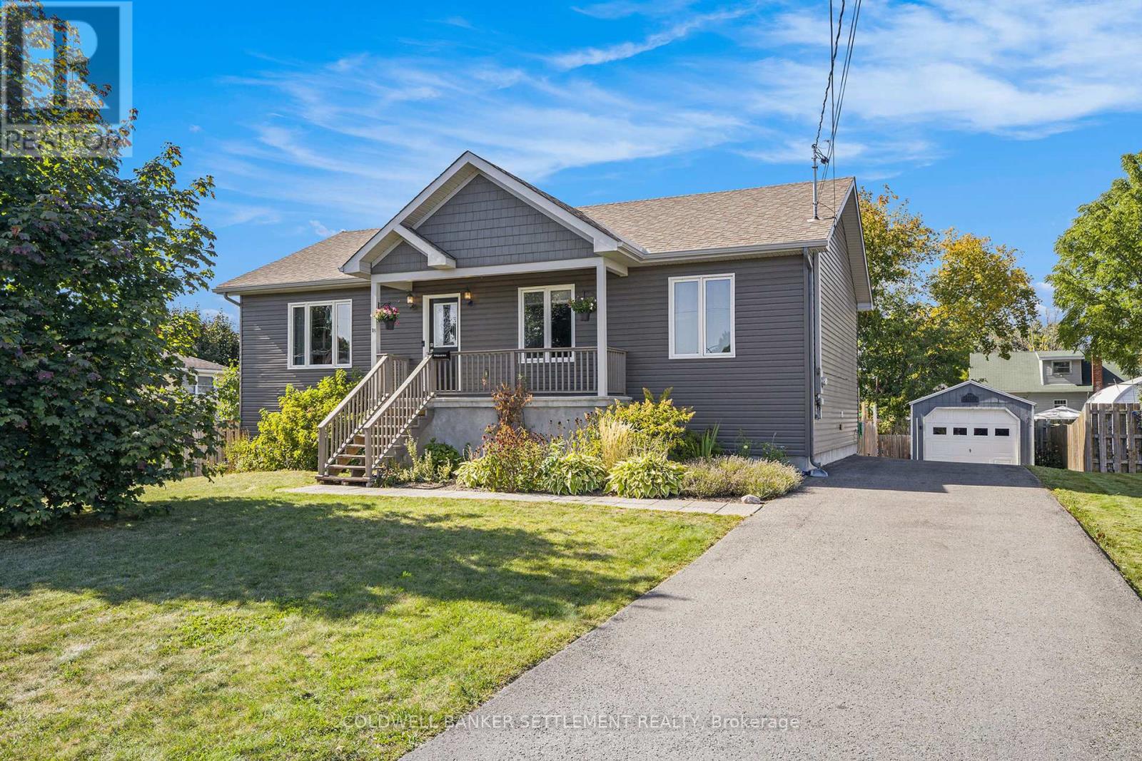 14 Mcdonald St, Smiths Falls, ON K7A 1L1