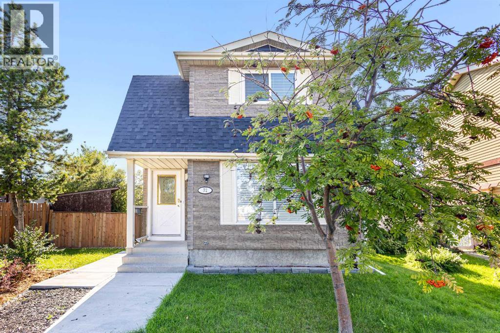32 Erin Mount Cres SE, Calgary, AB T2B 2S3