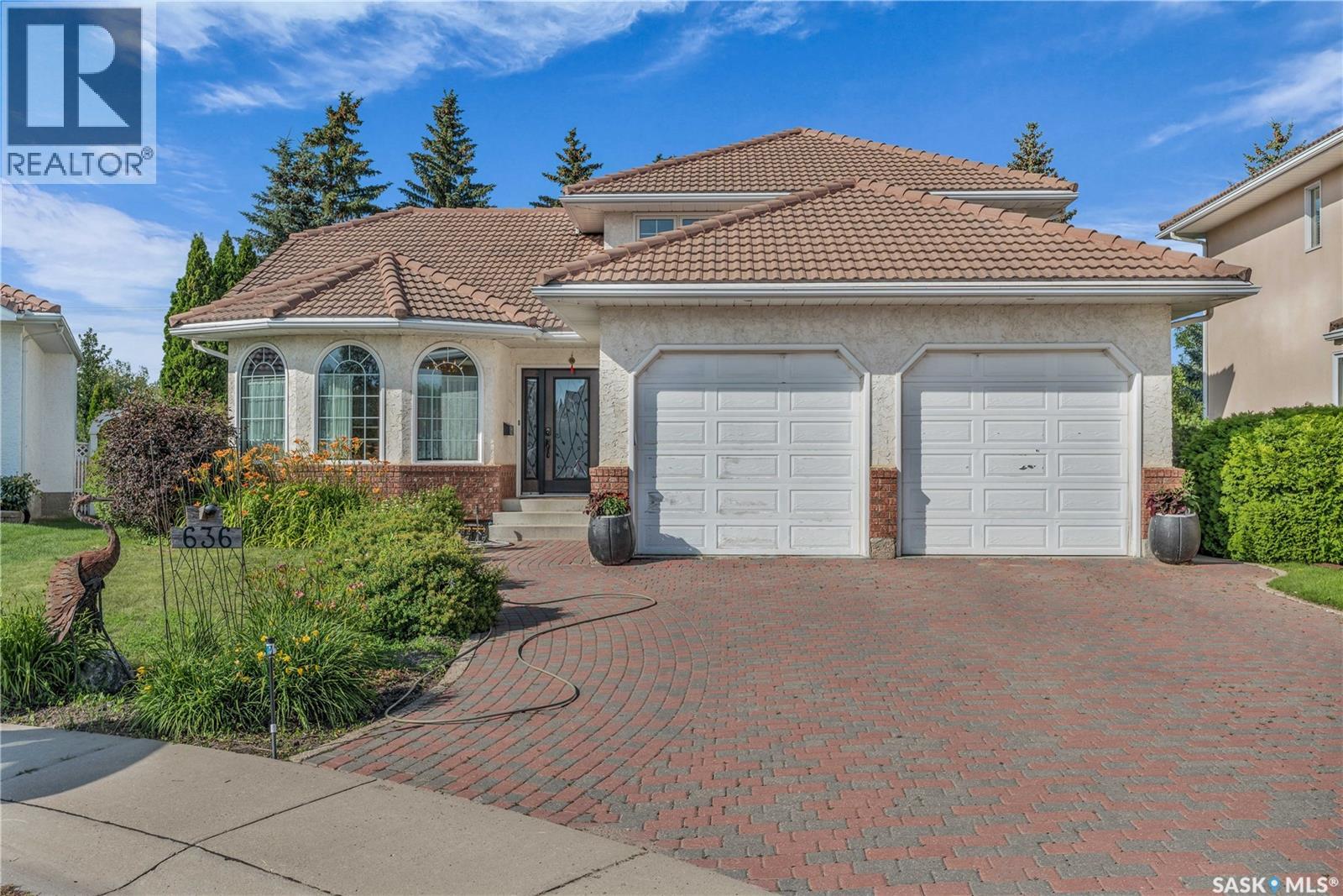 636 Braeside Vw, Saskatoon, SK S7V 1A7