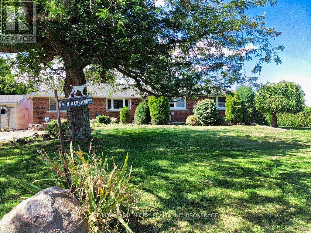 2265 Seventh Street Louth St, St. Catharines, ON L2R 6P7