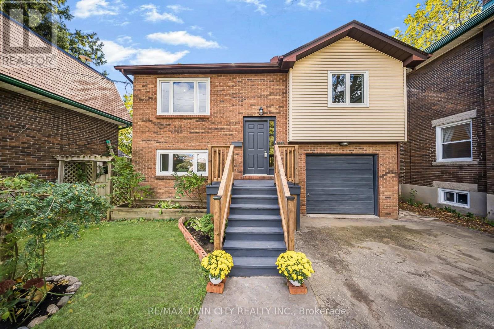 114 Bristol St, Guelph, ON N1H 3L6