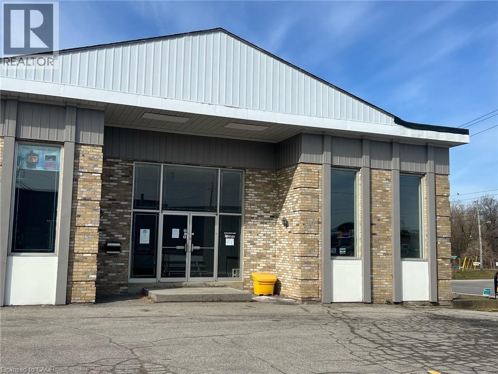 100 E Dundas St E, Paris, ON N3L 3H6