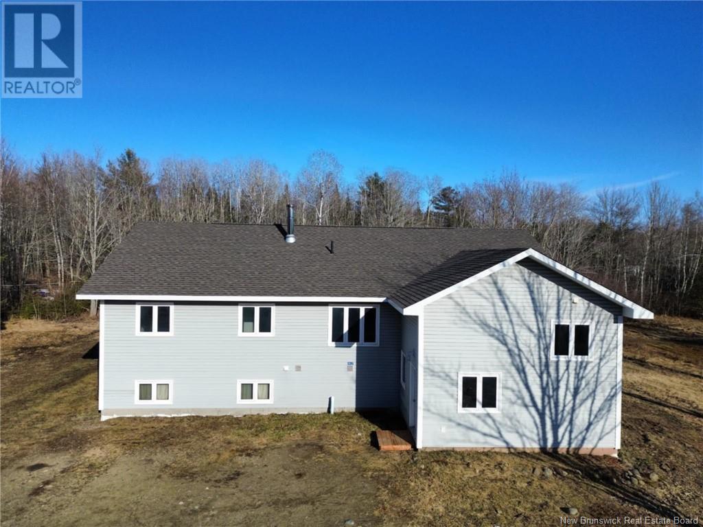 912 Pleasant Dr, Minto, NB E4B 2V5