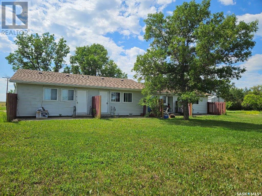 113-115 2nd Ave NE, Hodgeville, SK S0H 2B0