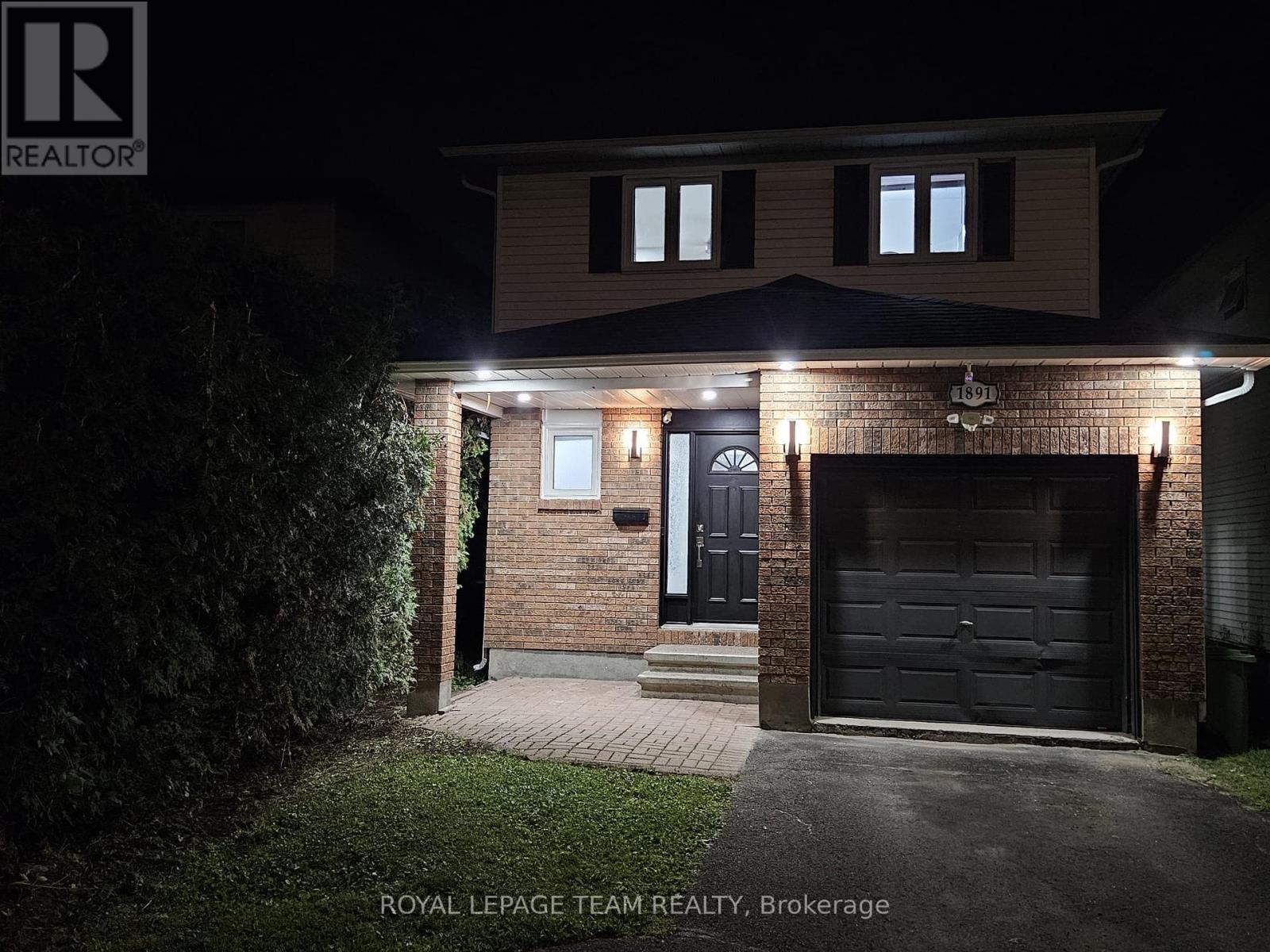 1891 Longman Cres, Ottawa, ON K1C 5G8