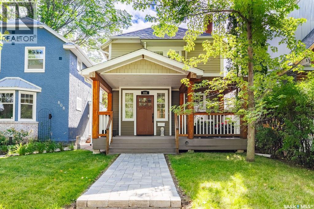 806 University Dr, Saskatoon, SK S7N 0J6