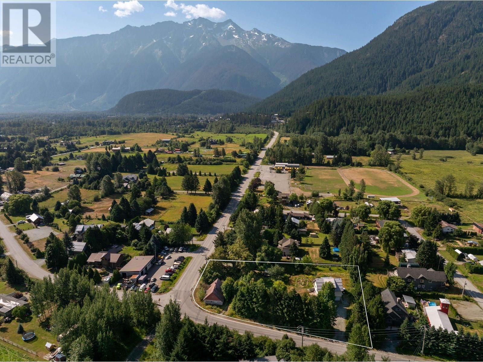 7597 Pemberton Meadows Rd, Pemberton, BC V0N 2L0