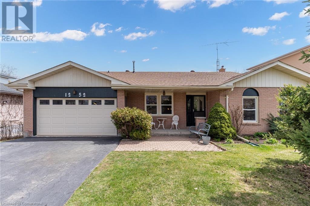 1252 Lakeview Dr, Oakville, ON L6H 2M8