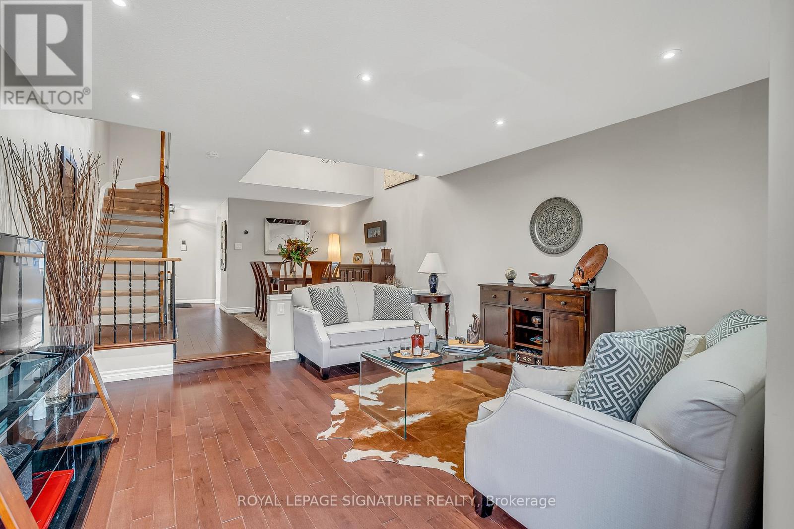 22 Dutch Myrtle Way, Toronto, ON M3B 3K8