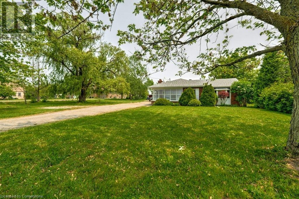 114 Second Rd E, Hamilton, ON L8J 3J2