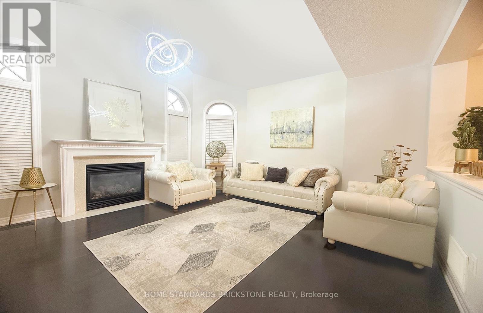 2465 Quetico Cres, Oakville, ON L6M 0R4