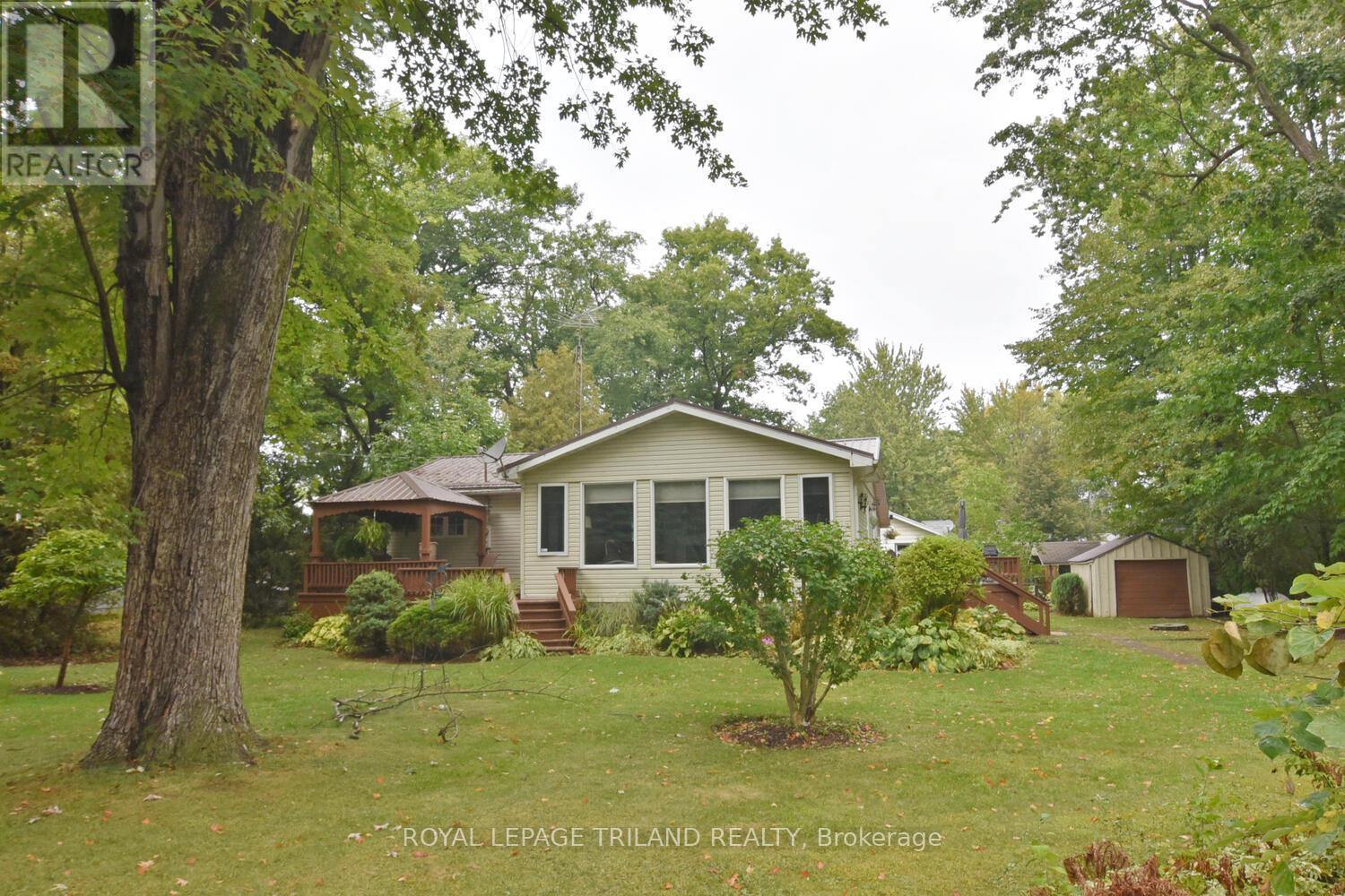 6016 Maxs Dr, Lambton Shores Kettle Point, ON N0N 1J1