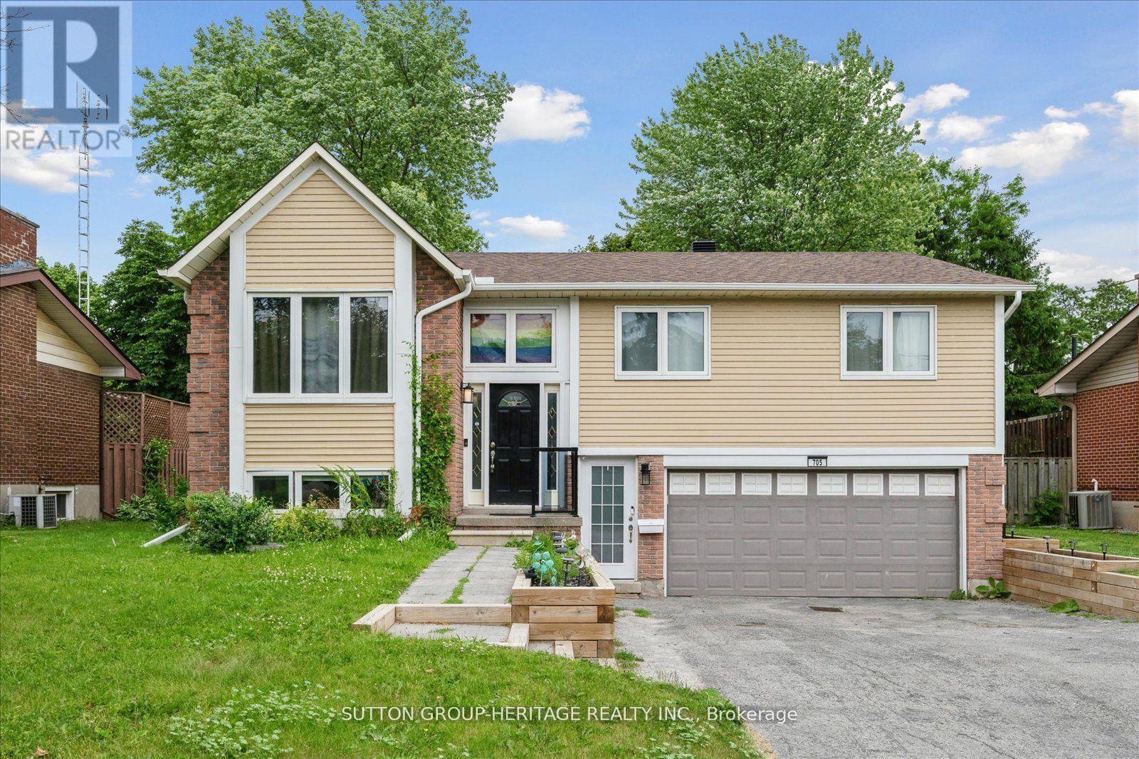 705 Anderson St, Whitby Blue Grass Meadows, ON L1N 3W1