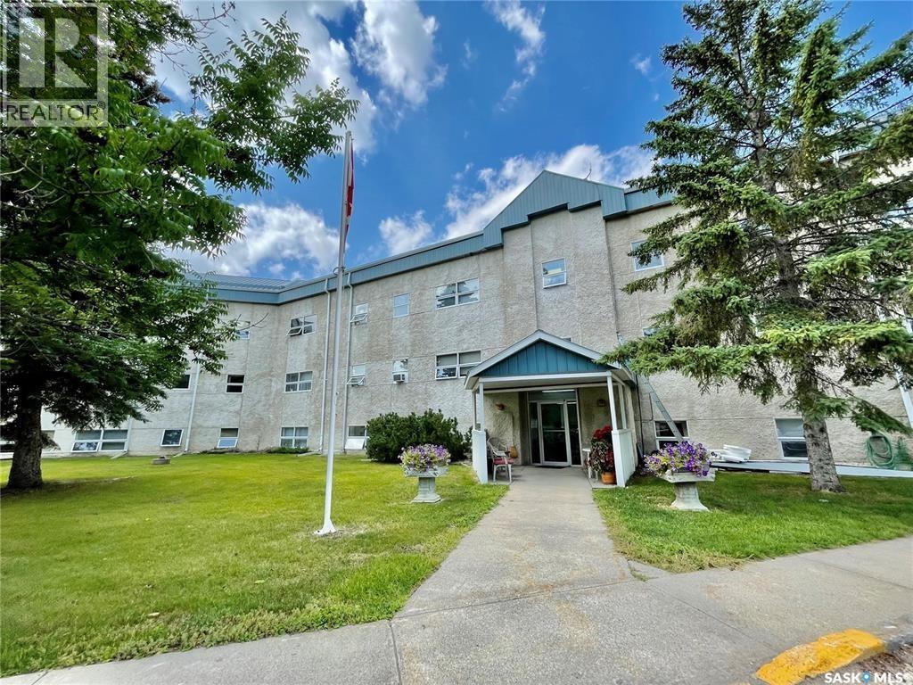 102 Manor Drive Unit 208, Nipawin, SK S0E 1E0