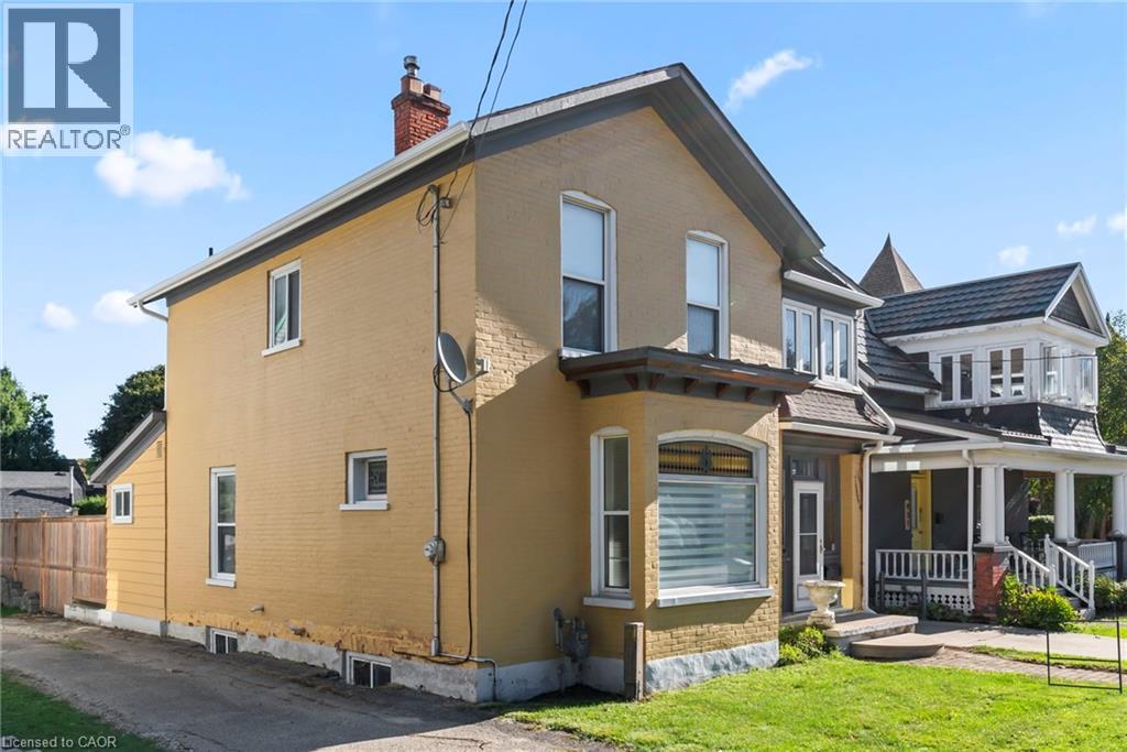 439 Main St W, North Perth, ON N4W 1A7