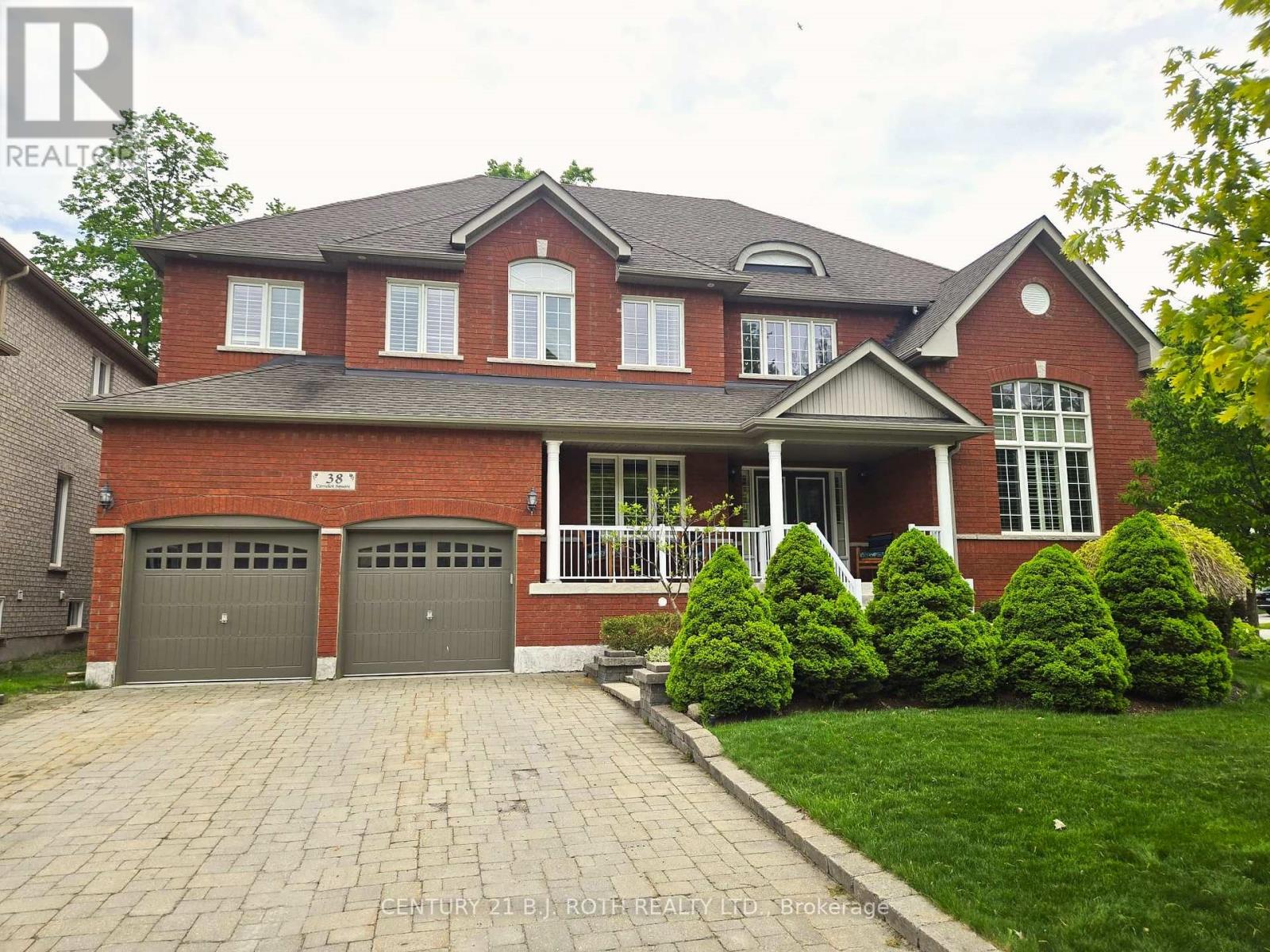 38 Camelot Sq, Barrie, ON L4M 0C3