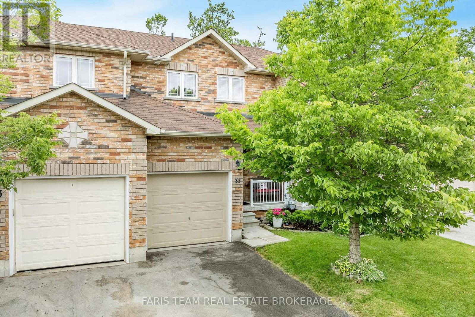 35 Southwoods Cres, Barrie Holly, ON L4N 9P8