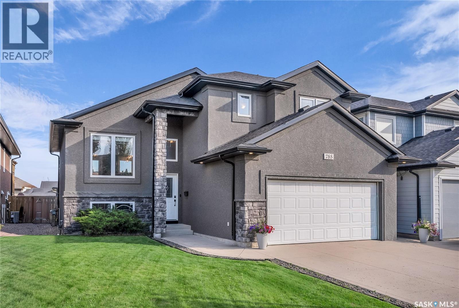 785 Rempel Cv, Saskatoon, SK S7T 0M4