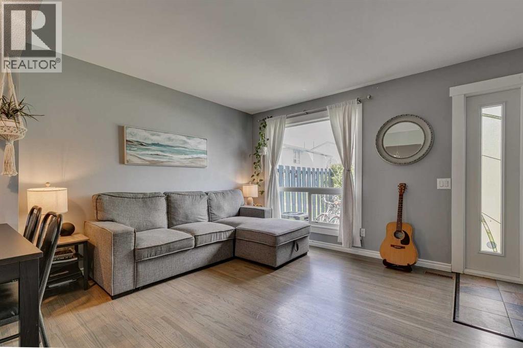 6440 4 Street Nw Unit 12, Calgary, AB T2K 1B8